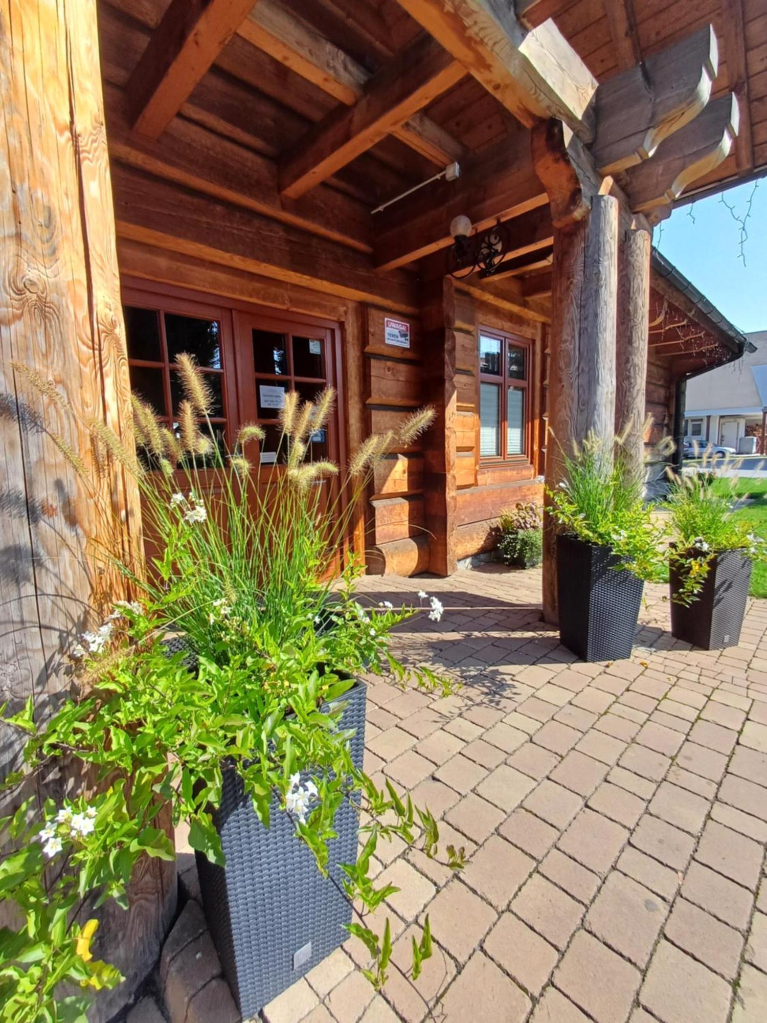 Hotel I Restauracja Borowianka Острув-Велькопольски Экстерьер фото